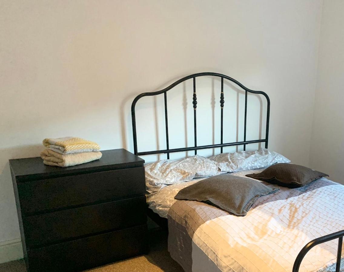 Beautiful Home, 3 Bedroom House Near Alton Towers, Wedgwood Museum, Universities Ньюкасл-андер-Лайм Экстерьер фото