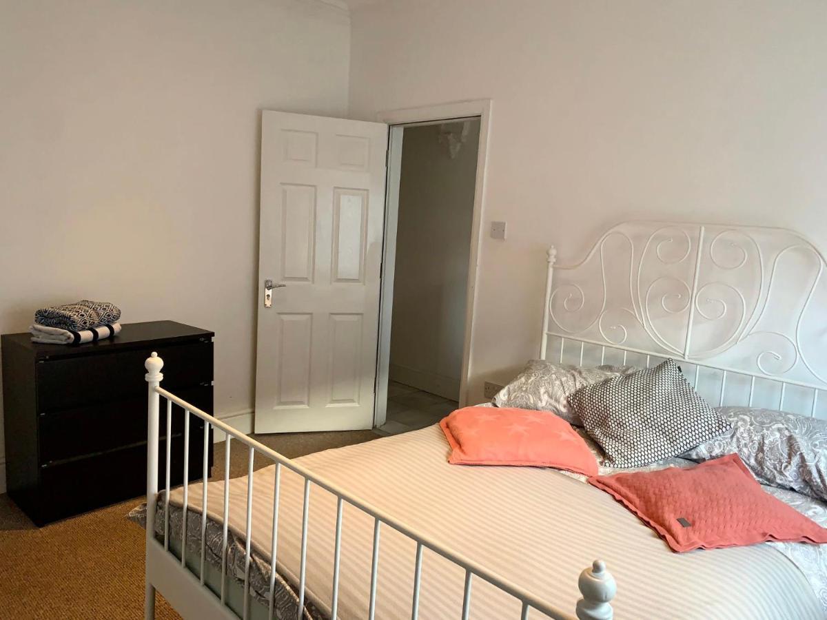 Beautiful Home, 3 Bedroom House Near Alton Towers, Wedgwood Museum, Universities Ньюкасл-андер-Лайм Экстерьер фото