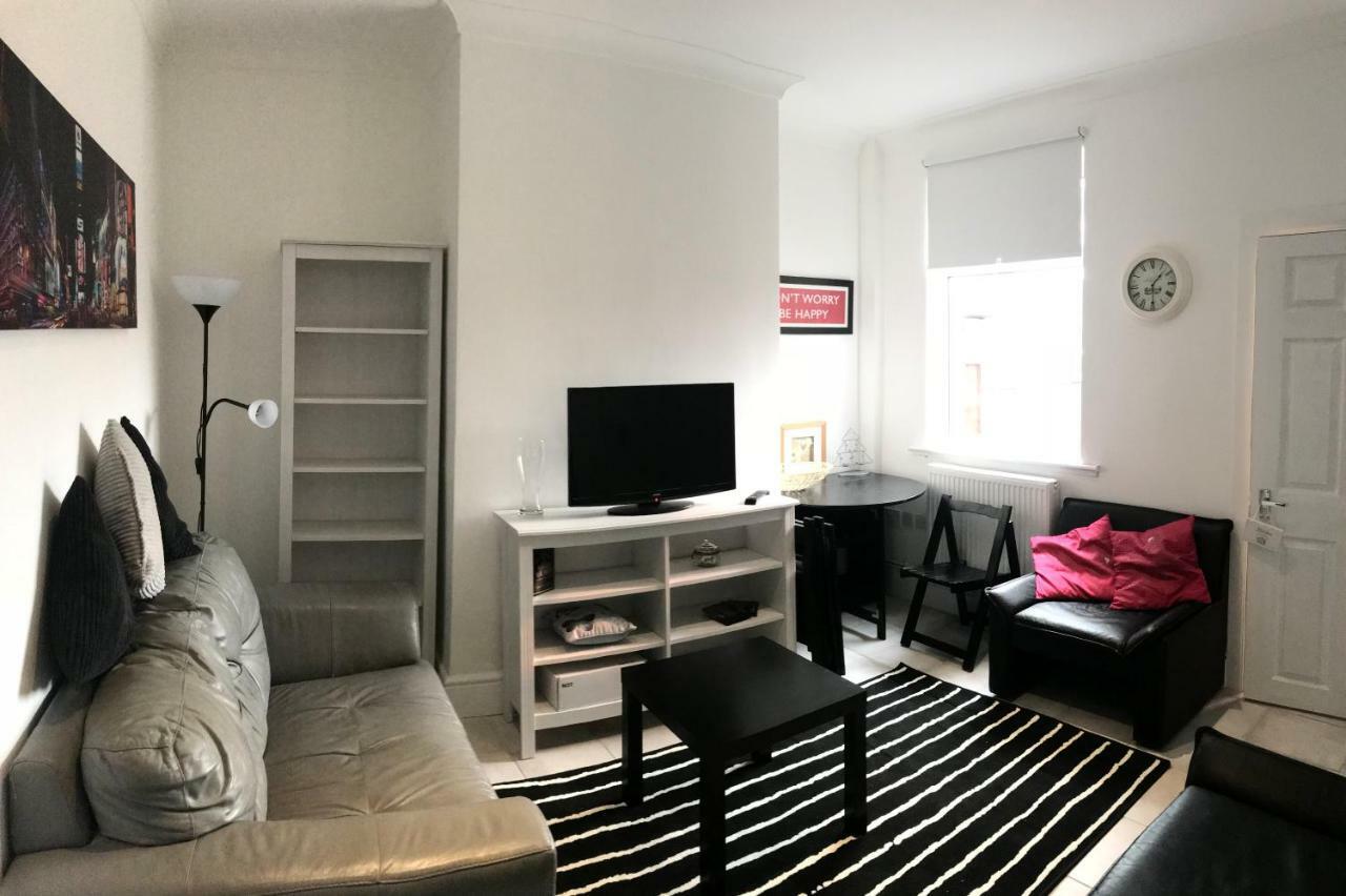 Beautiful Home, 3 Bedroom House Near Alton Towers, Wedgwood Museum, Universities Ньюкасл-андер-Лайм Экстерьер фото