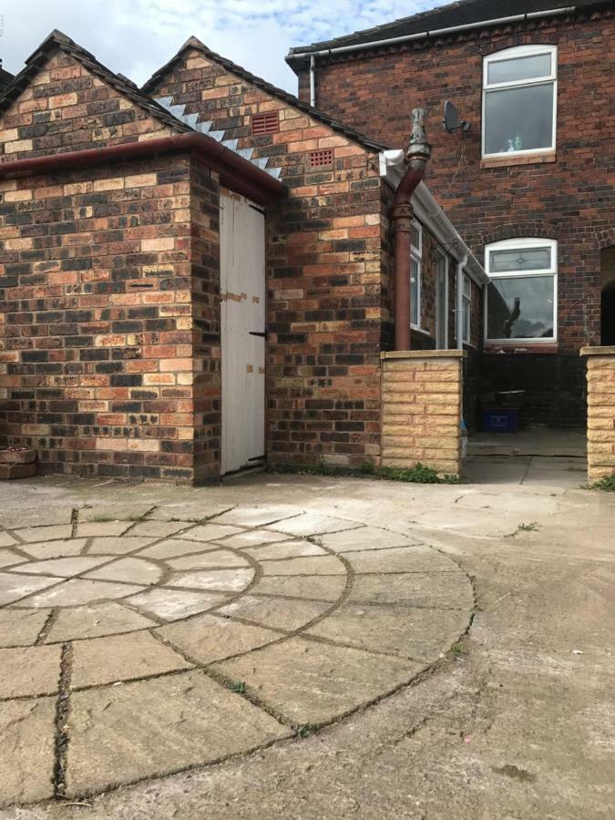 Beautiful Home, 3 Bedroom House Near Alton Towers, Wedgwood Museum, Universities Ньюкасл-андер-Лайм Экстерьер фото
